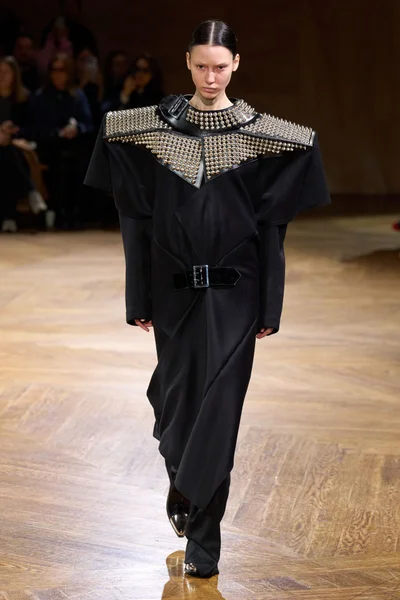 Look 33